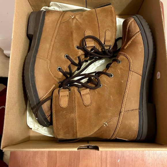 Women Ugg Azaria Waterproof Boots - Picture 4 of 7